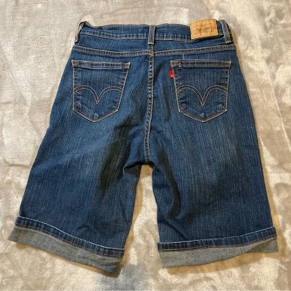 Levi's Perfectly Slimming 548 Bermuda Jean Shorts Size 6 - Picture 5 of 12